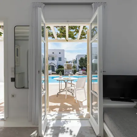 コルフォス ホテル 3*